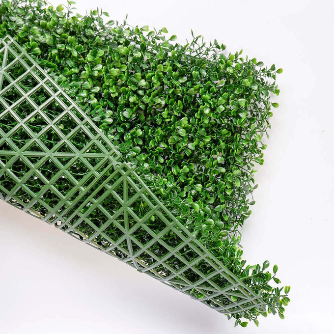 Le gazon 2021 artificiel synthétique de Decking d'herbe d'usine couvre de tuiles pour la décoration de jardin